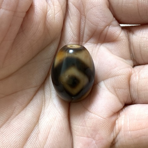 Three Diamond Eyed Dalo Dzi Bead