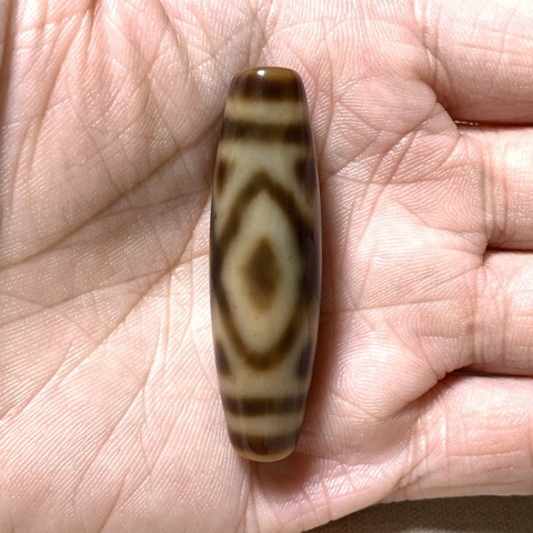 Three Diamond Eyed Dzi Bead