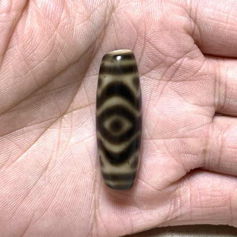 Three Diamond Eyed Dzi Bead